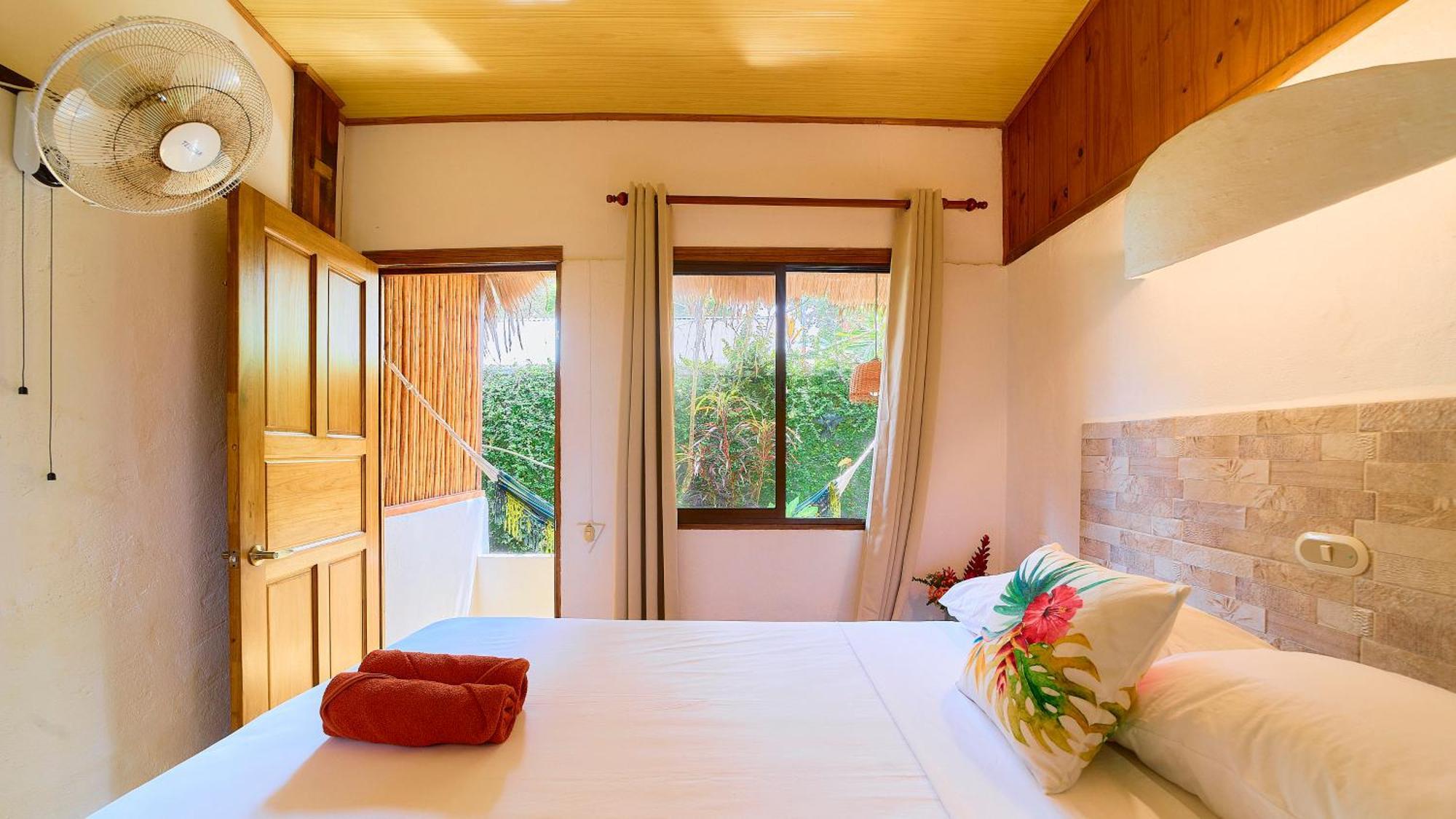 Cabinas Montesol Puerto Viejo de Talamanca Eksteriør bilde
