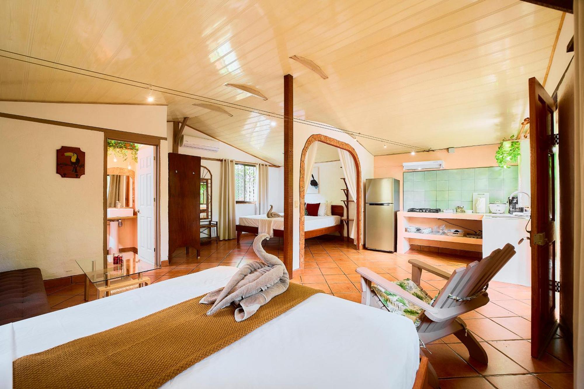 Cabinas Montesol Puerto Viejo de Talamanca Eksteriør bilde
