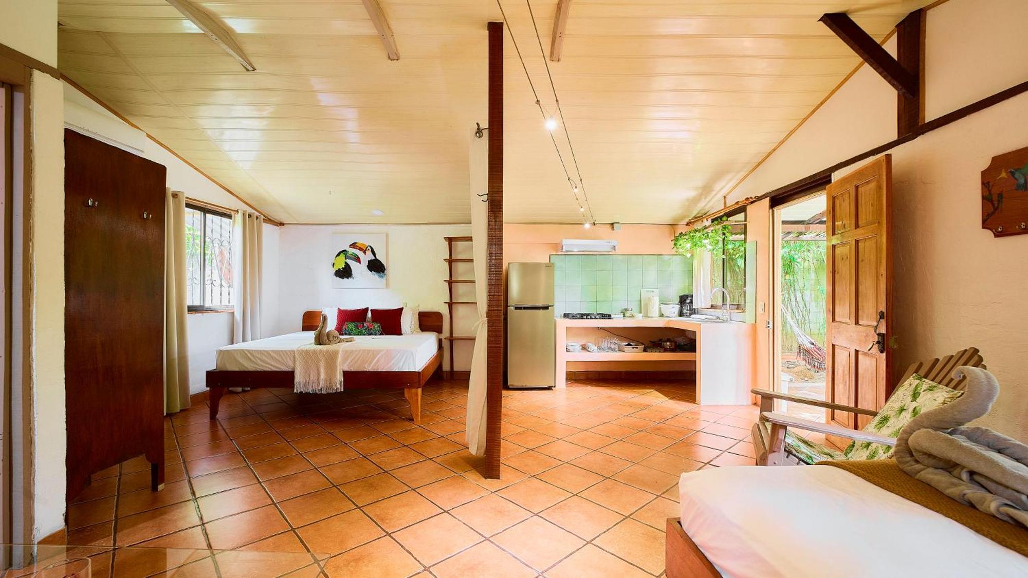 Cabinas Montesol Puerto Viejo de Talamanca Eksteriør bilde