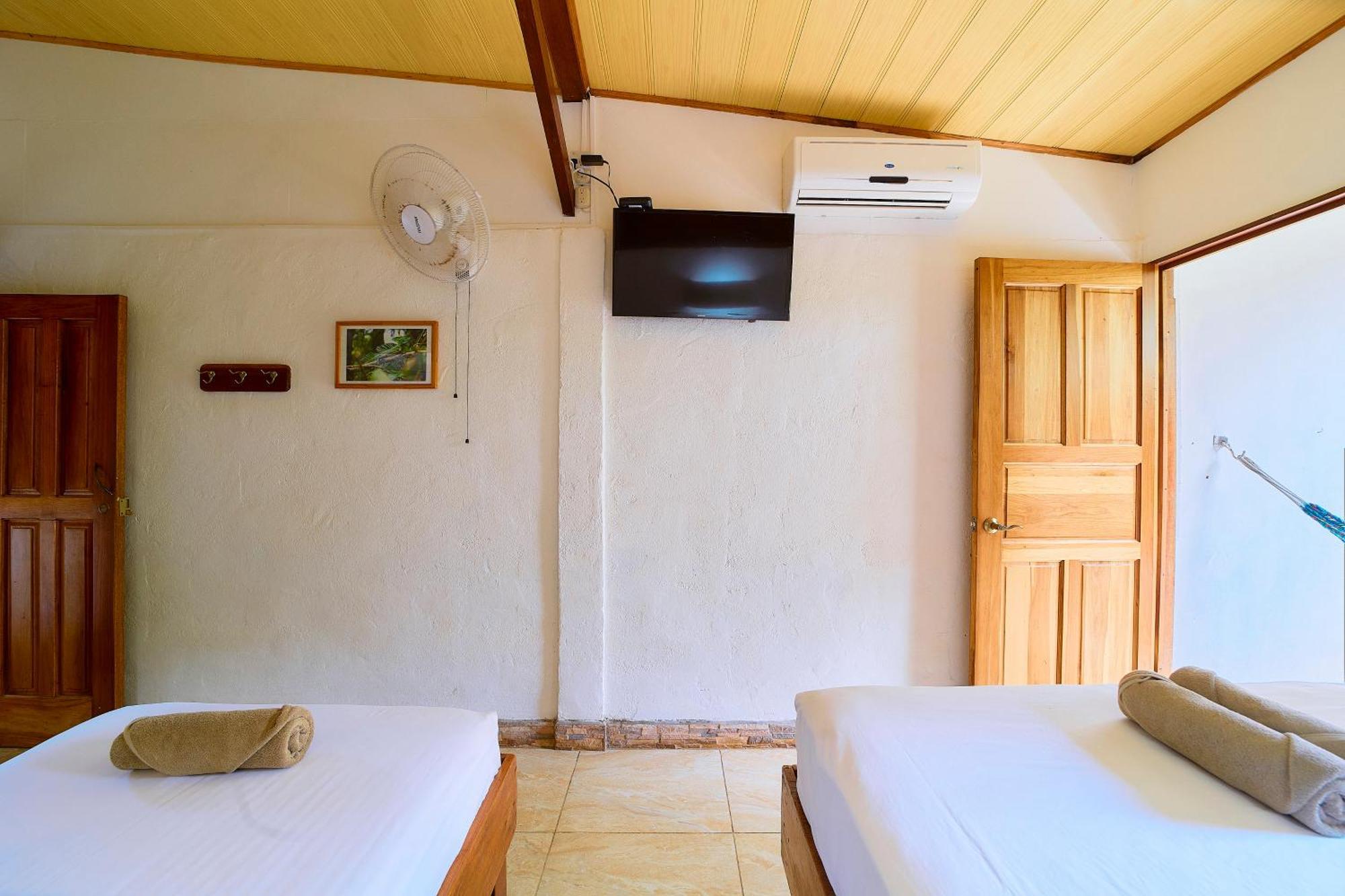 Cabinas Montesol Puerto Viejo de Talamanca Eksteriør bilde