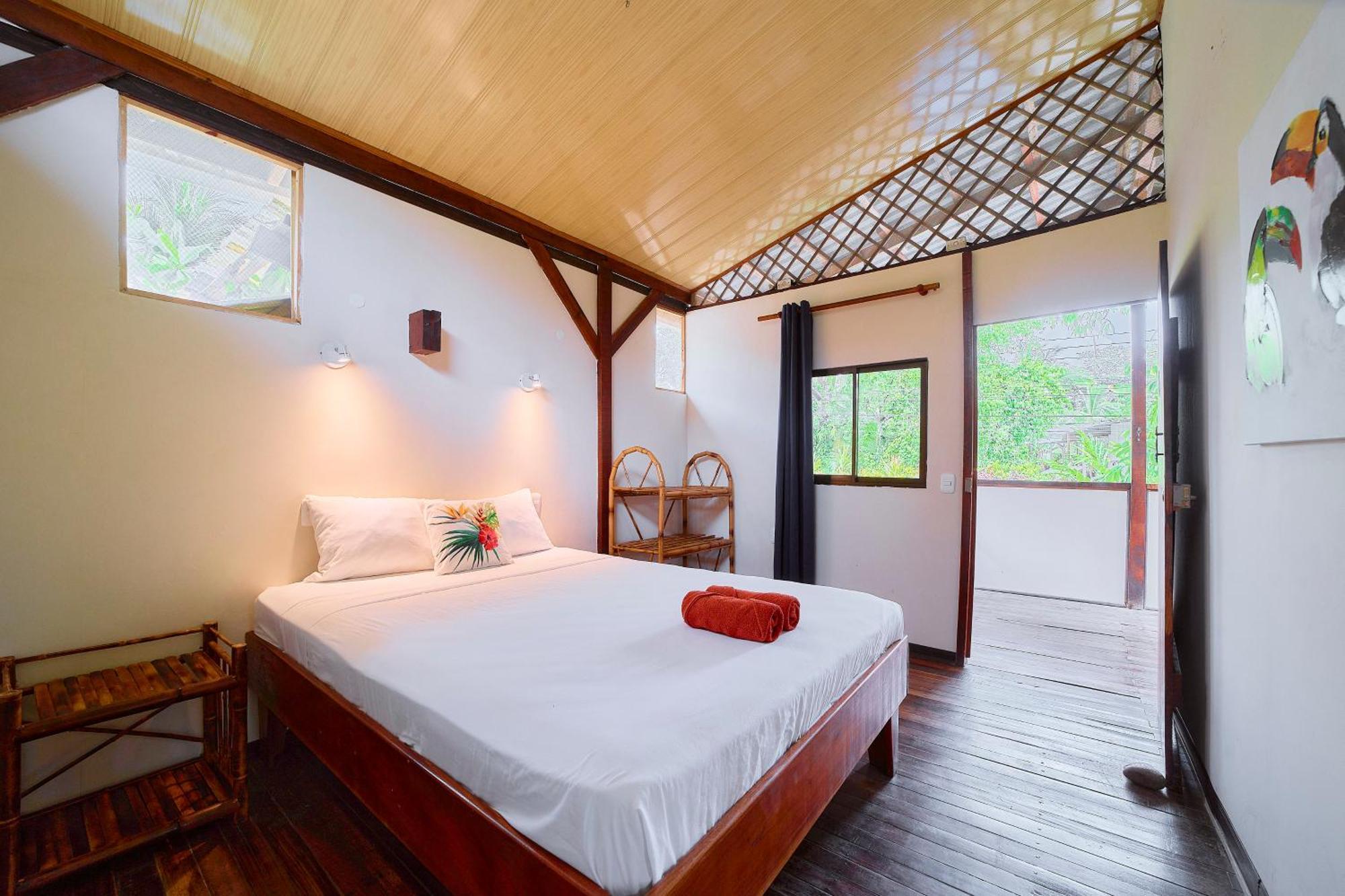 Cabinas Montesol Puerto Viejo de Talamanca Eksteriør bilde