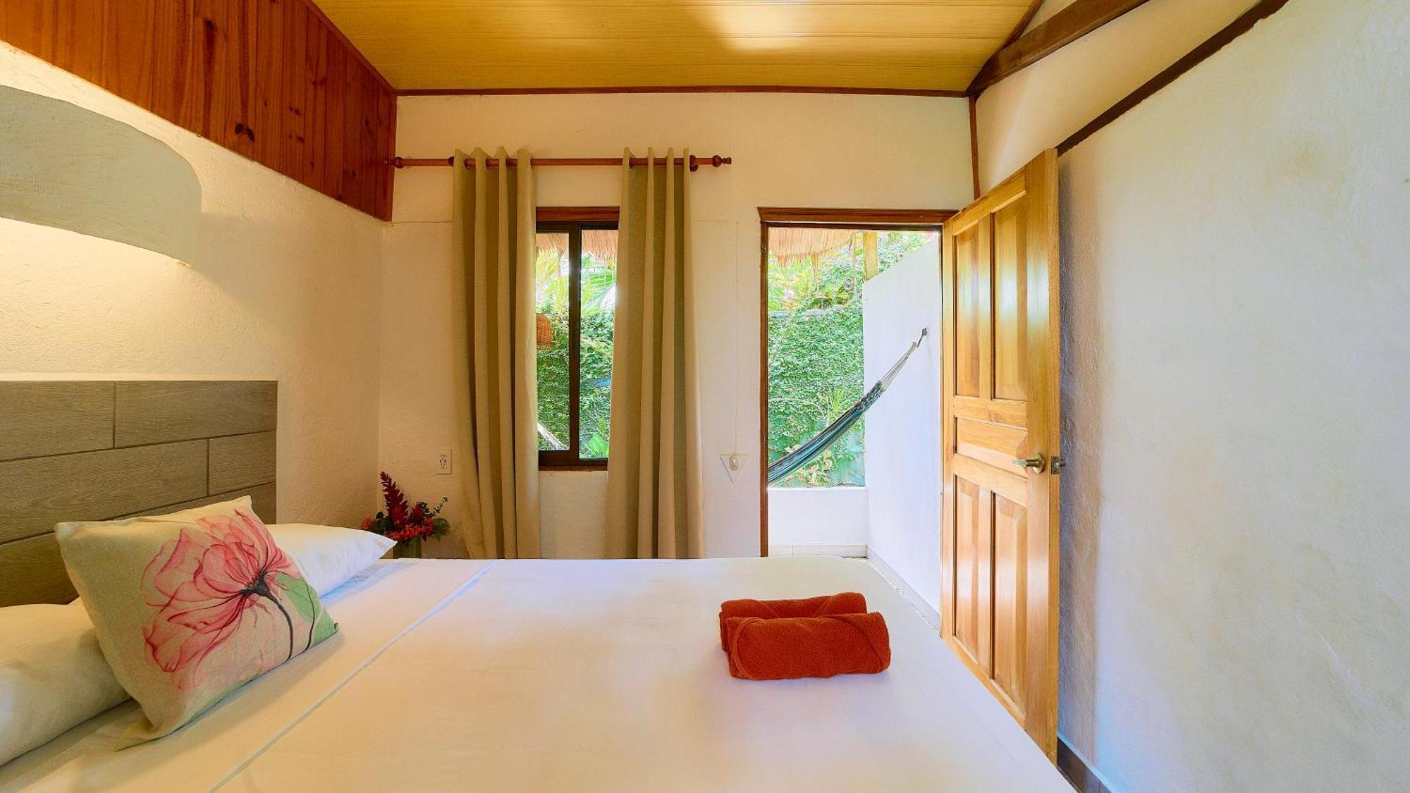 Cabinas Montesol Puerto Viejo de Talamanca Eksteriør bilde
