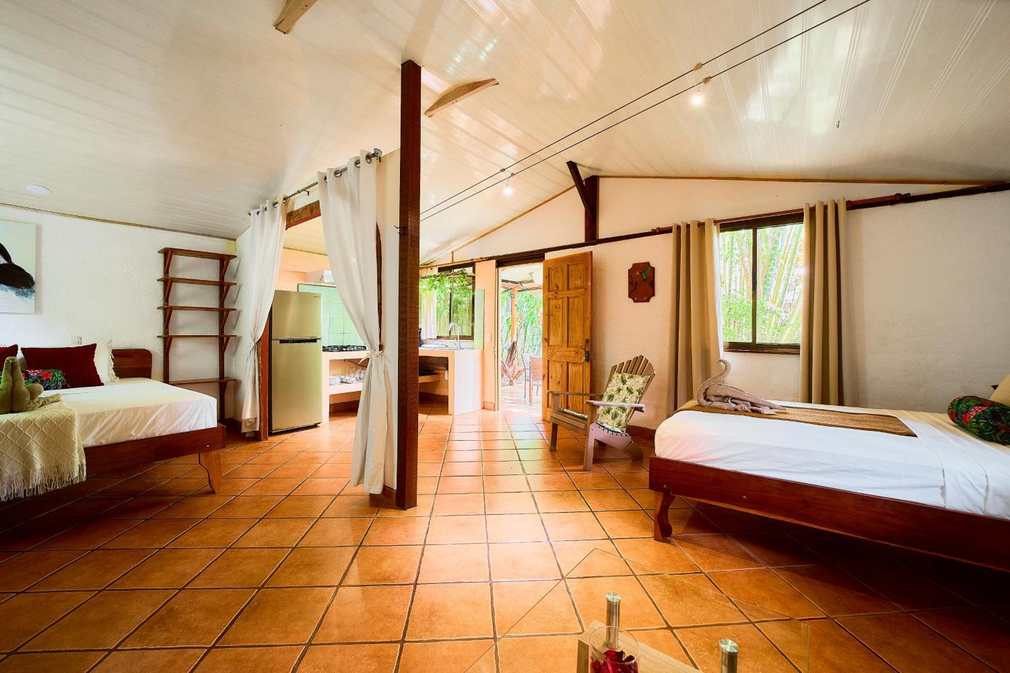 Cabinas Montesol Puerto Viejo de Talamanca Eksteriør bilde