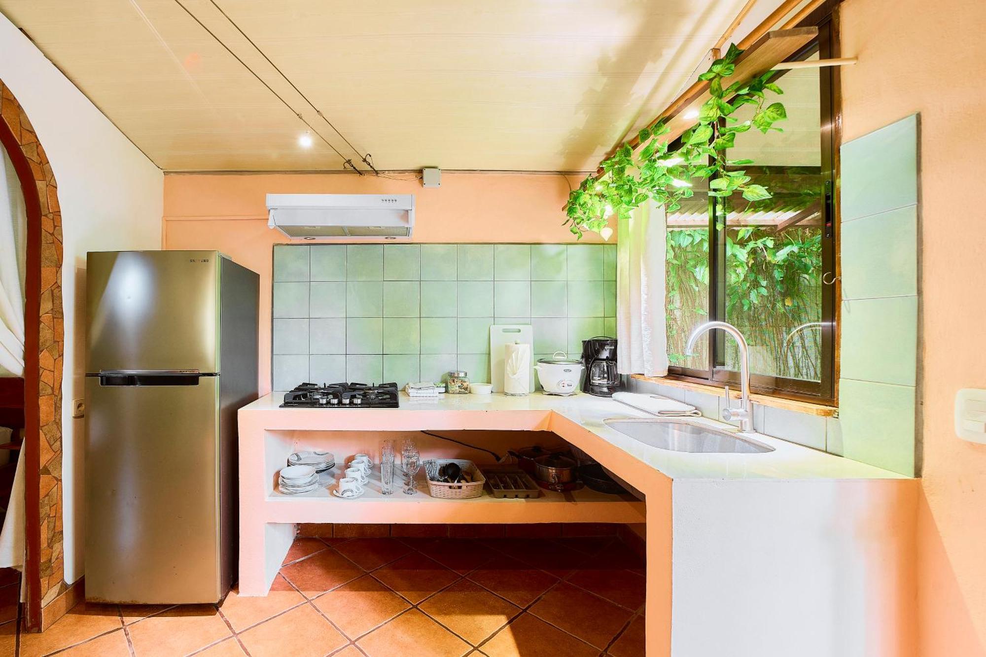 Cabinas Montesol Puerto Viejo de Talamanca Eksteriør bilde