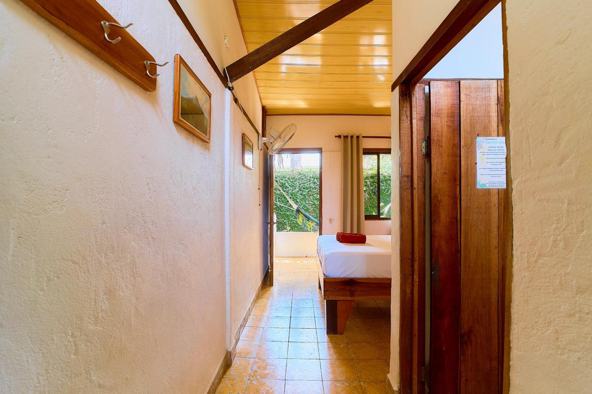 Cabinas Montesol Puerto Viejo de Talamanca Eksteriør bilde