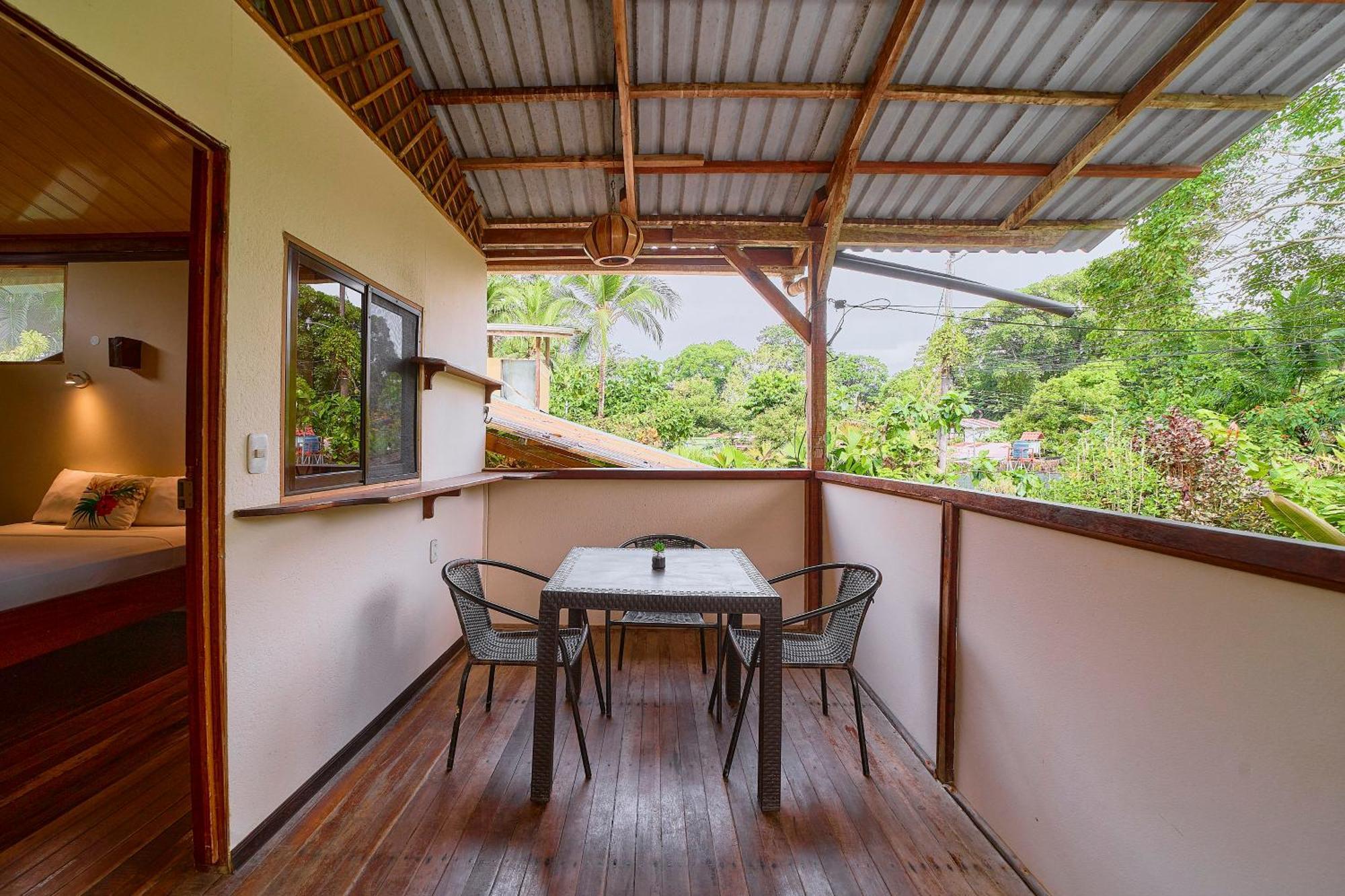 Cabinas Montesol Puerto Viejo de Talamanca Eksteriør bilde