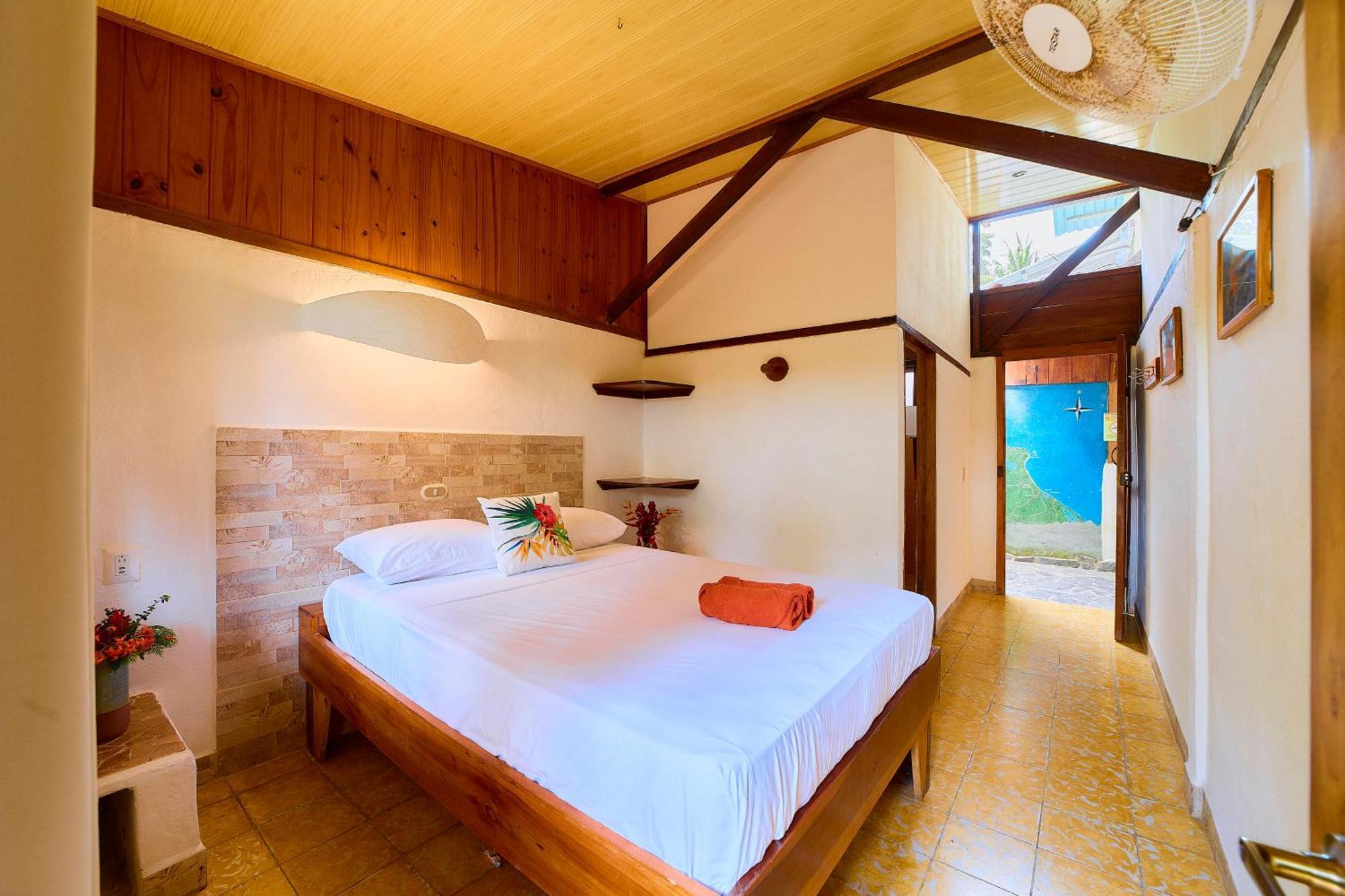Cabinas Montesol Puerto Viejo de Talamanca Eksteriør bilde