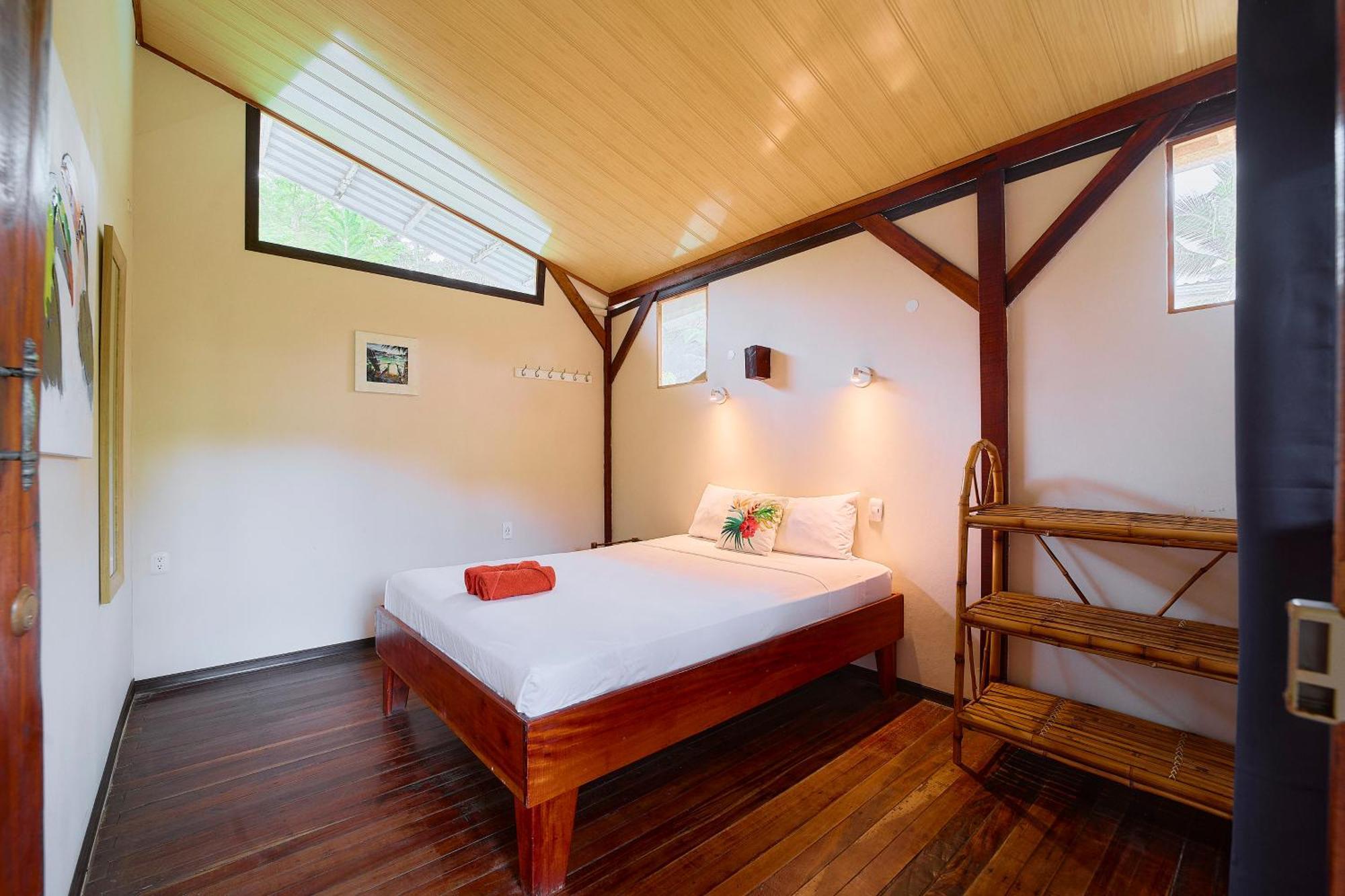 Cabinas Montesol Puerto Viejo de Talamanca Eksteriør bilde