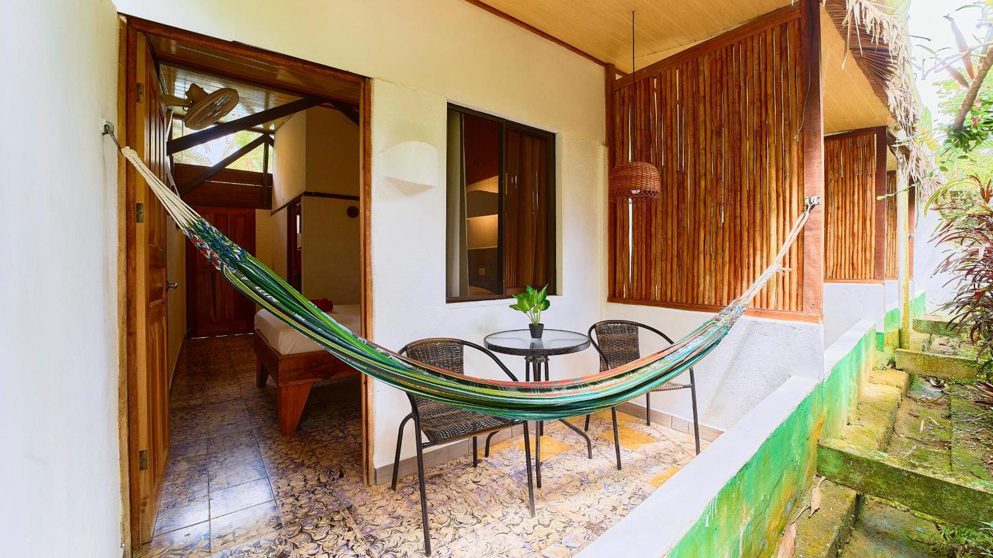 Cabinas Montesol Puerto Viejo de Talamanca Eksteriør bilde