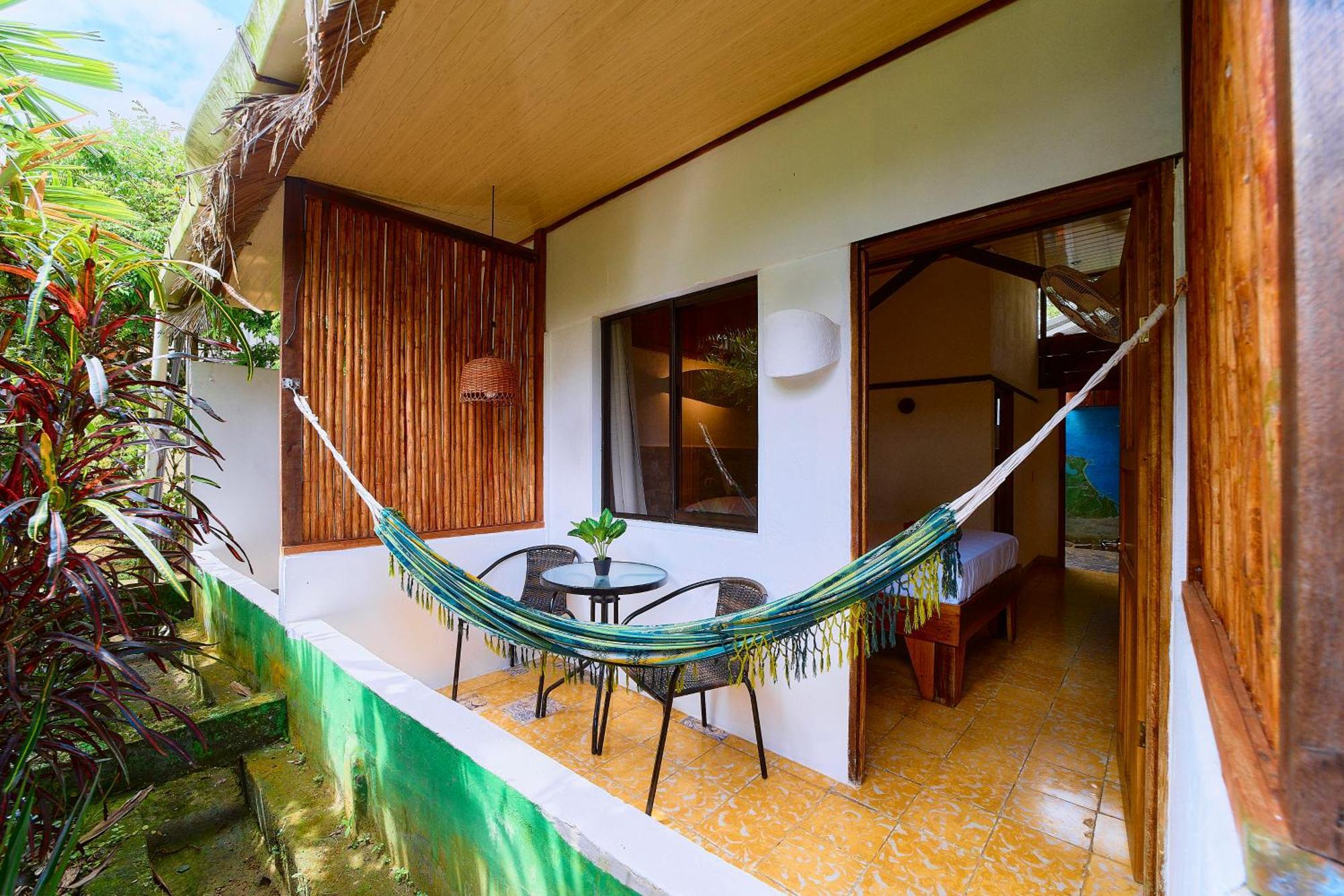 Cabinas Montesol Puerto Viejo de Talamanca Eksteriør bilde